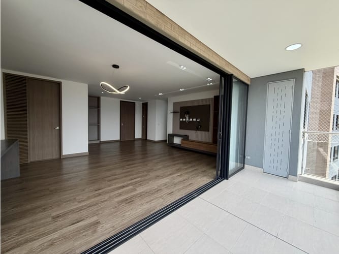 Apartamento de 3 alcobas en arriendo en Los Balsos, Medellín, 138 m² · foto 10 de 24