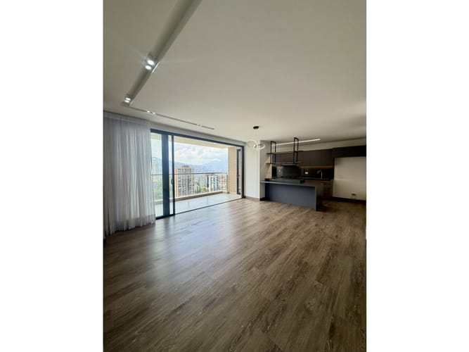 Apartamento de 3 alcobas en arriendo en Los Balsos, Medellín, 138 m² · foto 11 de 24