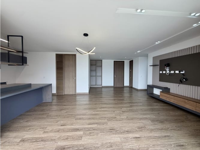 Apartamento de 3 alcobas en arriendo en Los Balsos, Medellín, 138 m² · foto 13 de 24