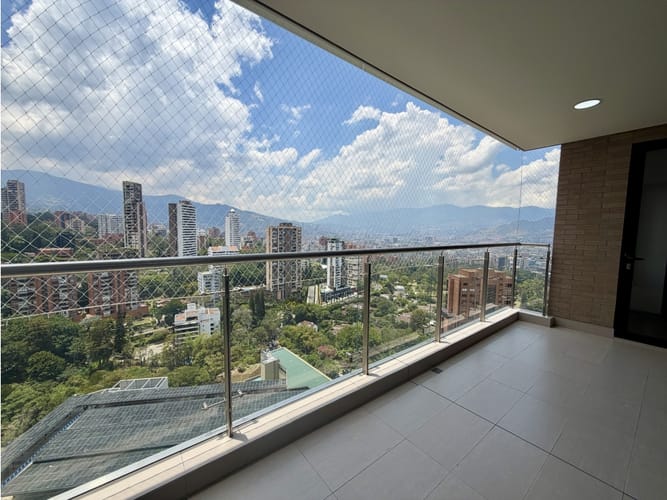 Apartamento de 3 alcobas en arriendo en Los Balsos, Medellín, 138 m² · foto 16 de 24