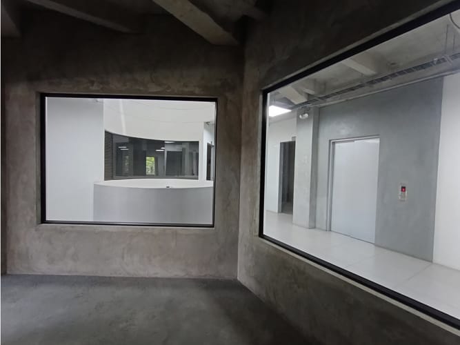 Local en arriendo en San Isidro, Medellín, 95 m² · foto 2 de 8