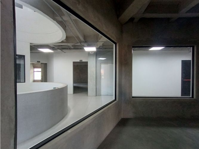 Local en arriendo en San Isidro, Medellín, 95 m² · foto 3 de 8