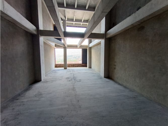 Local en arriendo en San Isidro, Medellín, 92 m² · foto 2 de 6
