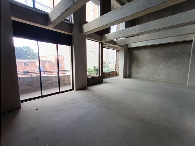 Local en arriendo en San Isidro, Medellín, 95 m² · foto 2 de 8