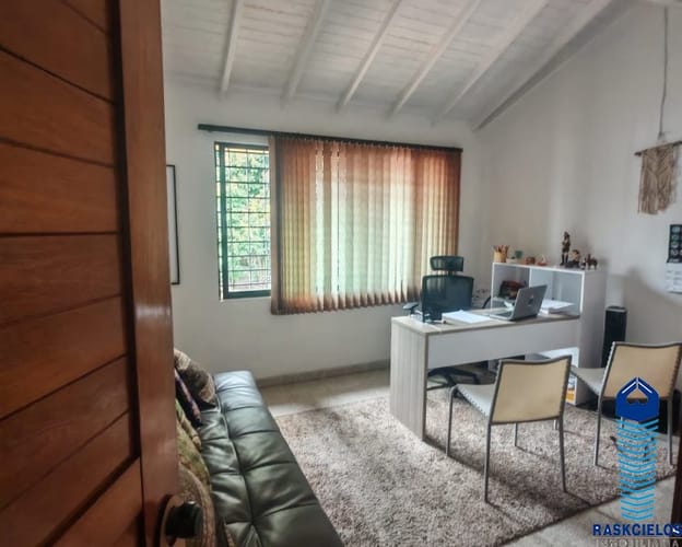 Casa de 5 alcobas en venta en San Bernardo, Medellín, 267 m² · foto 6 de 12