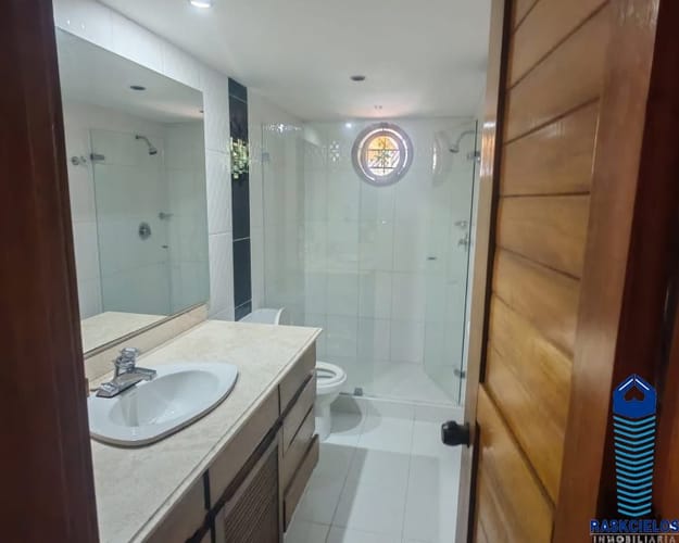 Casa de 5 alcobas en venta en San Bernardo, Medellín, 267 m² · foto 7 de 12