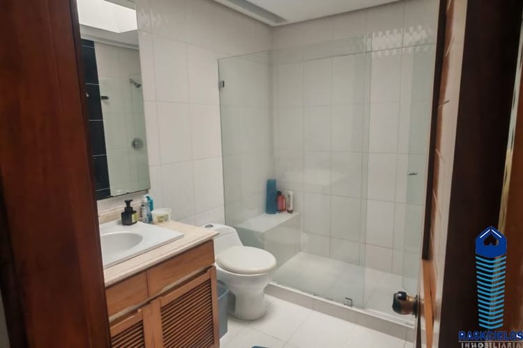 Casa de 5 alcobas en venta en San Bernardo, Medellín, 267 m² · foto 9 de 12