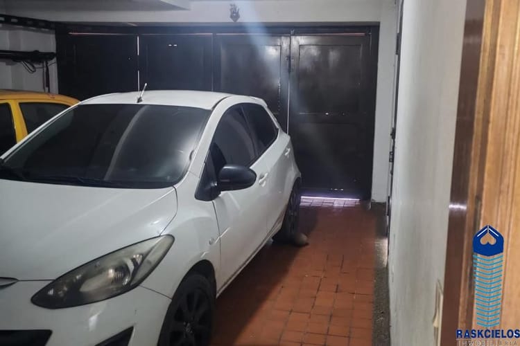 Casa de 5 alcobas en venta en San Bernardo, Medellín, 267 m² · foto 10 de 12