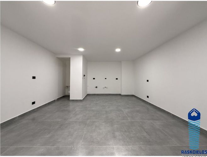 Local en venta en La Castellana, Medellín, 27 m² · foto 4 de 7