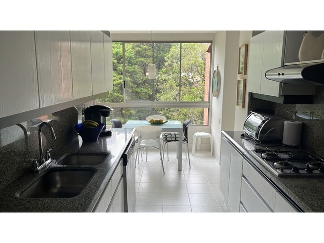Apartamento de 3 alcobas en venta en El Poblado, Medellín, 254 m² · foto 5 de 22