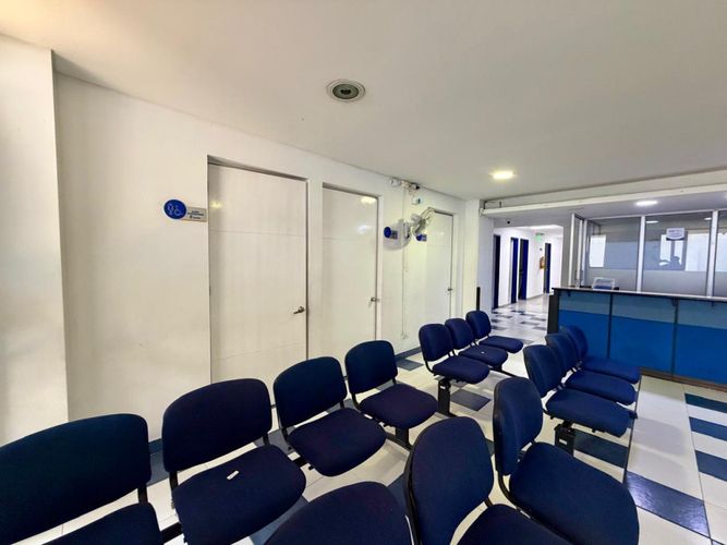 Local en arriendo en Cuarto De Legua - Guadalupe, Cali, 376 m² · foto 3 de 11