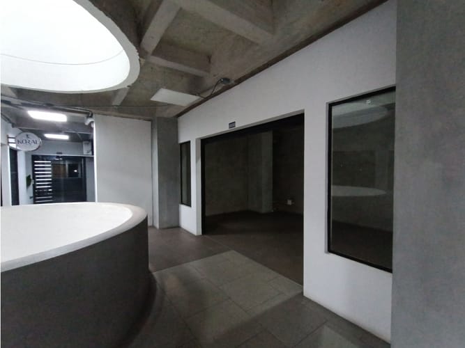 Local en arriendo en San Isidro, Medellín, 30 m² · foto 2 de 8
