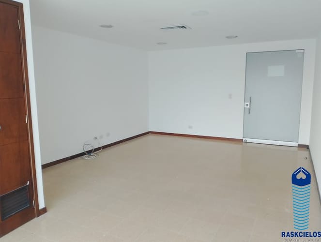 Oficina en arriendo en Las Acacias, Medellín, 32 m² · foto 2 de 21