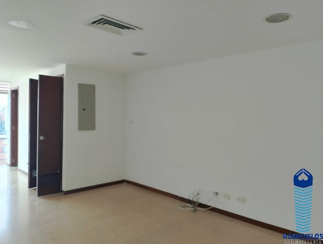 Oficina en arriendo en Las Acacias, Medellín, 32 m² · foto 3 de 21