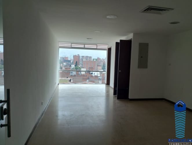 Oficina en arriendo en Las Acacias, Medellín, 32 m² · foto 5 de 21
