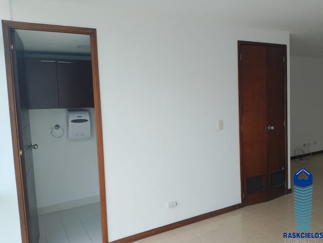 Oficina en arriendo en Las Acacias, Medellín, 32 m² · foto 6 de 21