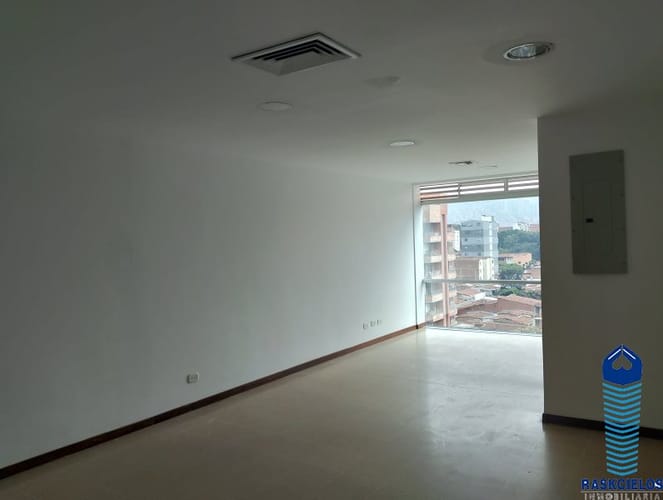 Oficina en arriendo en Las Acacias, Medellín, 32 m² · foto 13 de 21