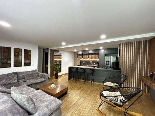 Apartamento de 3 alcobas en venta en Diego Echavarria, Medellín, 89 m² · foto 2 de 24