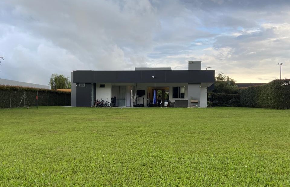 Casa en venta en Condina, Pereira · foto 2 de 12
