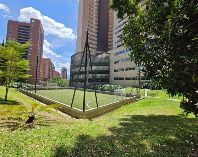 Apartamento en venta en El Tesoro, Medellín · foto 12 de 24