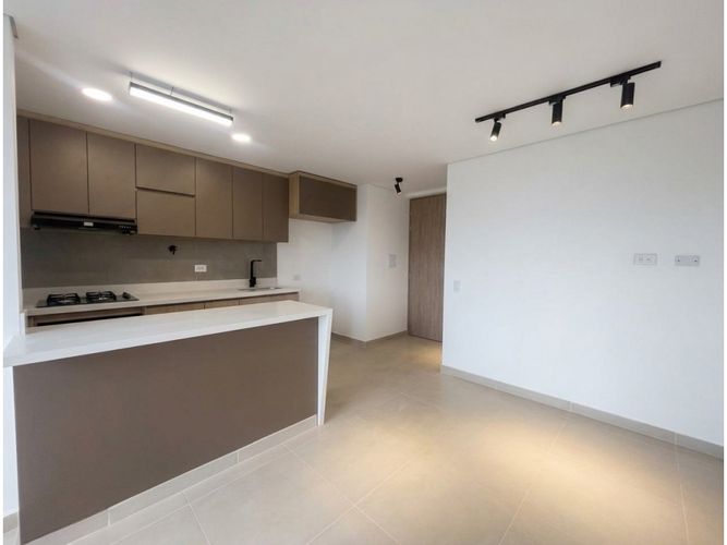 Apartamento de 2 alcobas en venta en Ditaires, Itagüí, 65 m² · foto 2 de 17