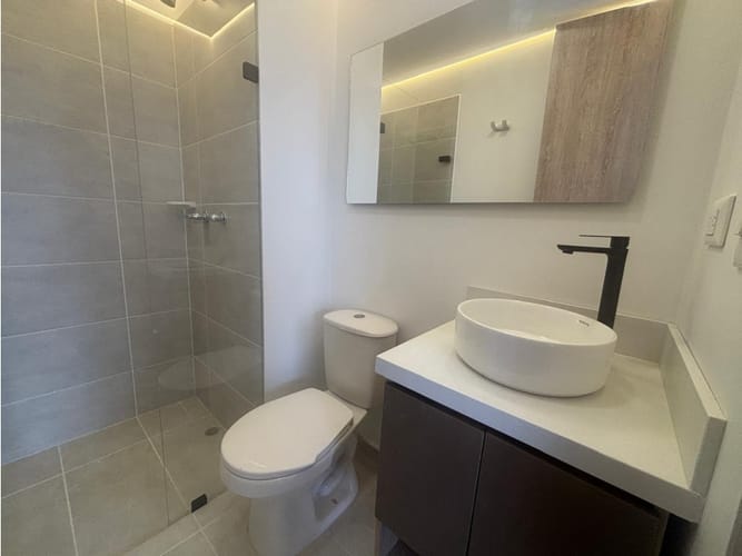 Apartamento de 2 alcobas en venta en Ditaires, Itagüí, 65 m² · foto 7 de 17