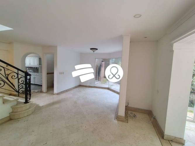 Casa en venta en Zona Centro, Envigado · foto 2 de 23