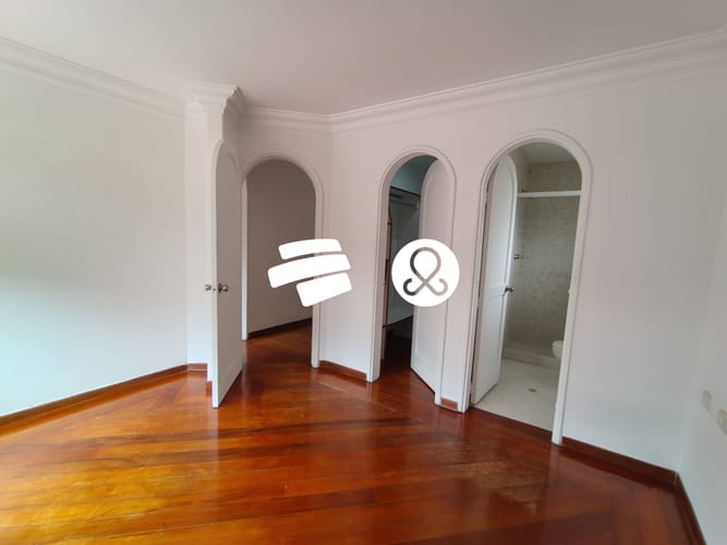 Casa en venta en Zona Centro, Envigado · foto 3 de 23
