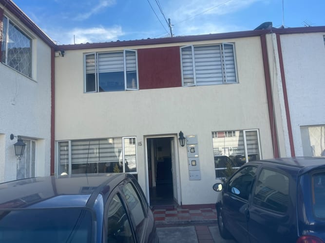 Casa de 3 alcobas en venta en Villa Esperanza, Bogotá, 105 m² · foto 2 de 24