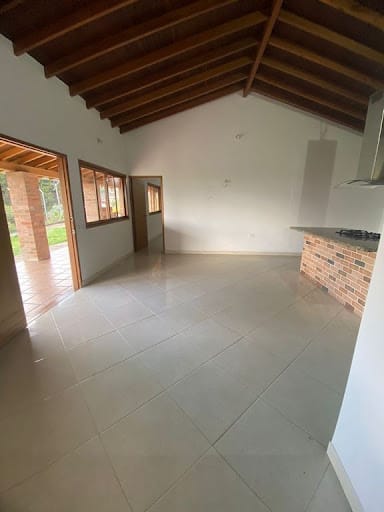 Apartamento de 3 alcobas en arriendo en Las Antillas, Envigado, 300 m² · foto 4 de 17