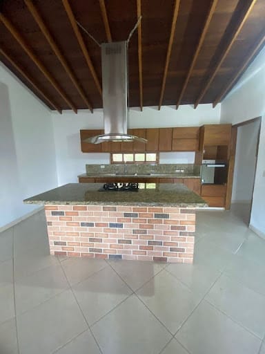 Apartamento de 3 alcobas en arriendo en Las Antillas, Envigado, 300 m² · foto 9 de 17