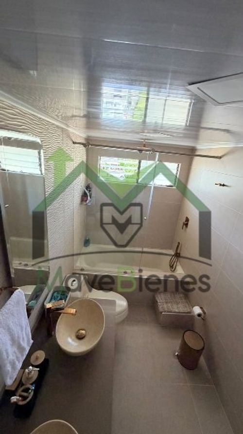 Casa de 3 alcobas en venta en Prados De Sabaneta, Sabaneta, 136 m² · foto 10 de 17