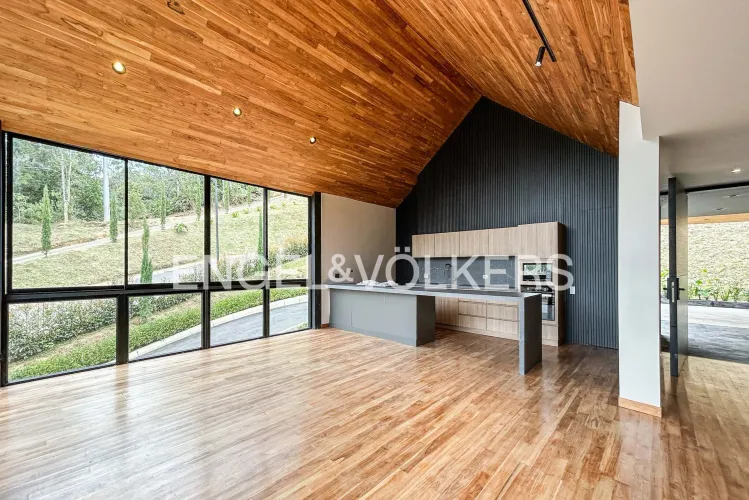 Casa de 3 alcobas en venta en Pantanillo, El Retiro, 345 m² · foto 3 de 7