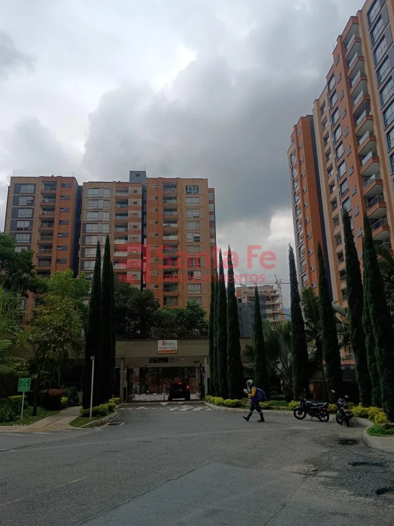 Apartamento de 2 habitaciones en arriendo en Medellín — imagen 1 de 10
