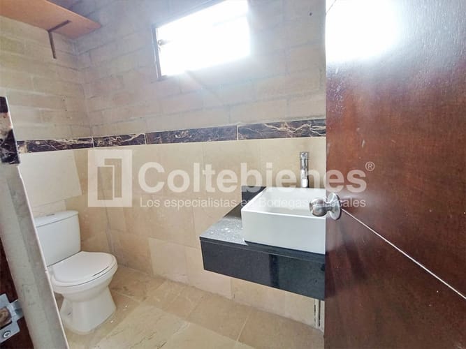 Bodega en arriendo en Trinidad, Medellín, 100 m² · foto 13 de 15