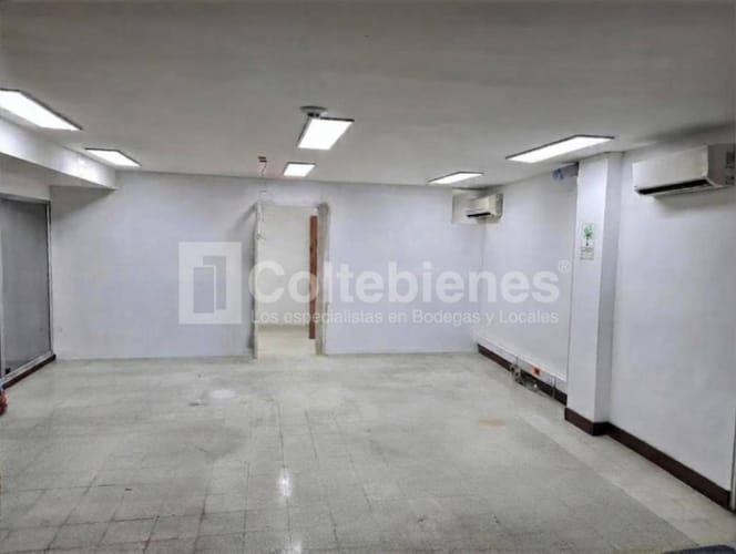 Bodega en arriendo en Campo Amor, Medellín, 806 m² · foto 11 de 11