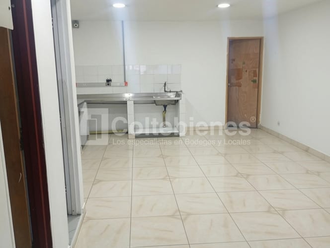 Bodega en arriendo en Zona Industrial No. 3, Itagüí, 210 m² · foto 11 de 14