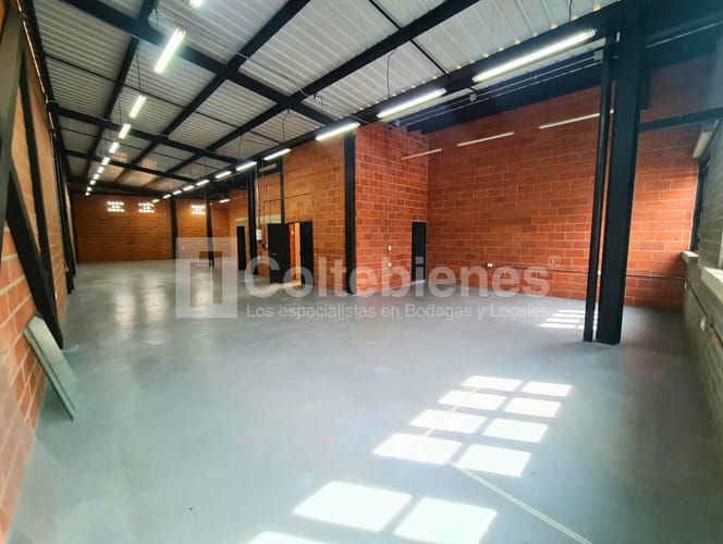 Bodega en arriendo en Campo Amor, Medellín, 190 m² · foto 6 de 15