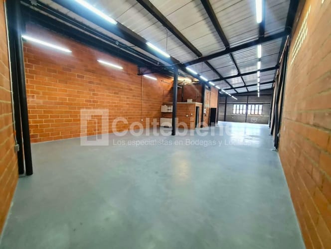 Bodega en arriendo en Campo Amor, Medellín, 190 m² · foto 7 de 15