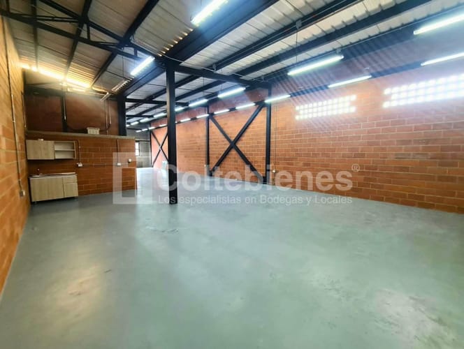 Bodega en arriendo en Campo Amor, Medellín, 190 m² · foto 9 de 15