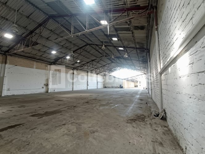 Bodega en arriendo en Las Mercedes, Itagüí, 1650 m² · foto 2 de 16