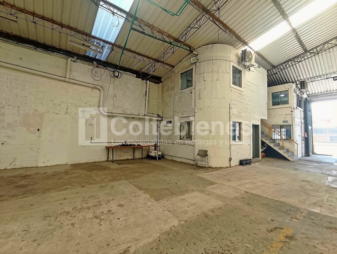 Bodega en arriendo en Las Mercedes, Itagüí, 1650 m² · foto 5 de 16