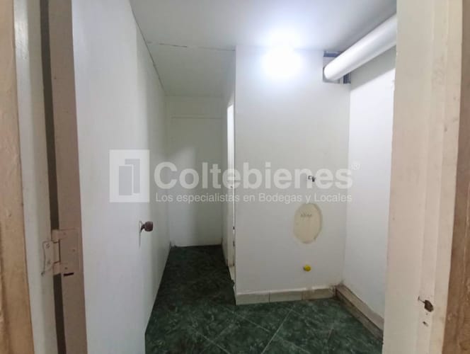 Bodega en arriendo en Las Mercedes, Itagüí, 1650 m² · foto 7 de 16