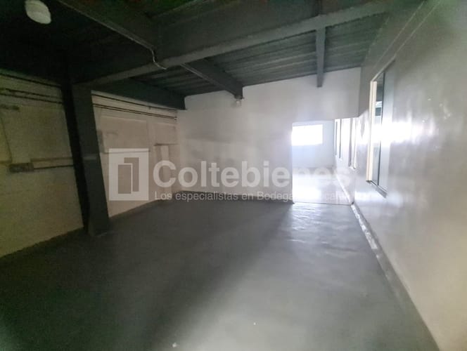 Bodega en arriendo en Simon Bolivar, Itagüí, 2026 m² · foto 7 de 13