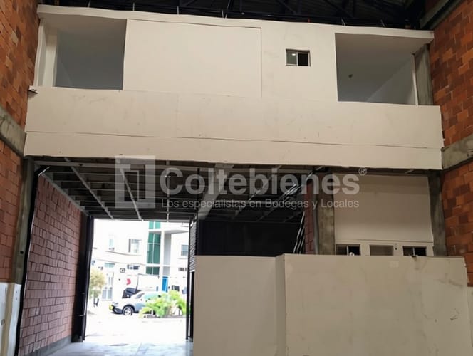 Bodega en arriendo en Sajonia, Rionegro, 400 m² · foto 2 de 12