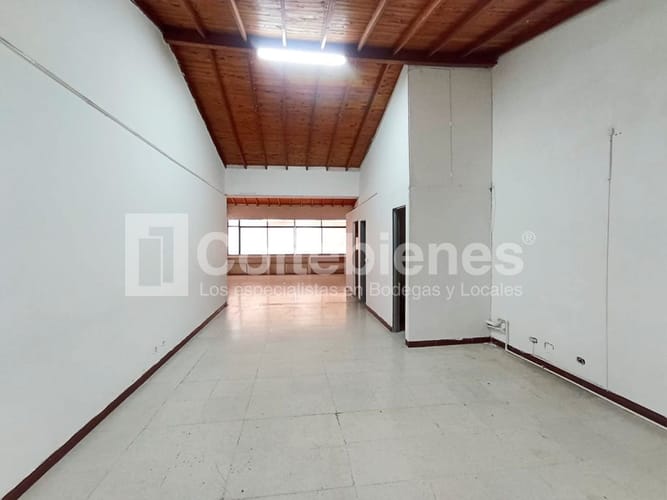 Bodega en arriendo en La América, Medellín, 150 m² · foto 2 de 15
