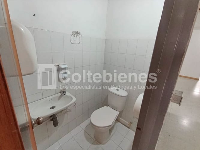 Bodega en arriendo en La América, Medellín, 150 m² · foto 7 de 15