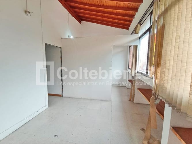 Bodega en arriendo en La América, Medellín, 150 m² · foto 9 de 15