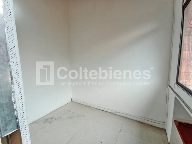 Bodega en arriendo en La América, Medellín, 150 m² · foto 11 de 15