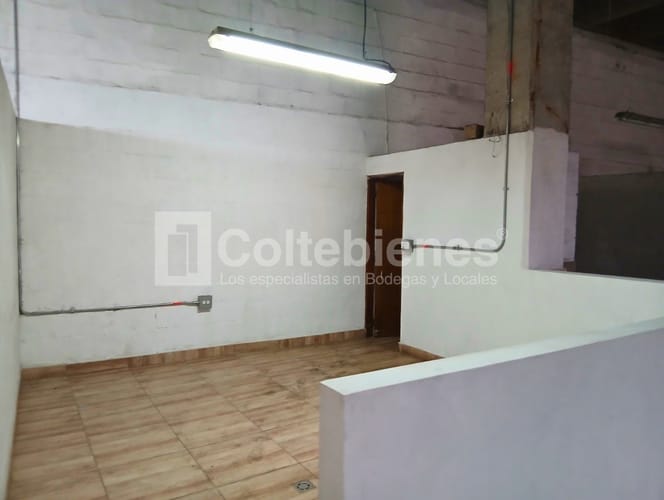 Bodega en arriendo en Sierra Morena, La Estrella, 800 m² · foto 9 de 24